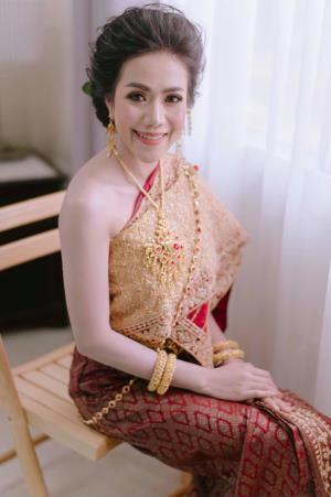 ชุดไทยเจ้าสาว ชุดไทยจักรพรรดิ์ เช่าที่แบมบี้ เวดดิ้ง ห้วยขวาง